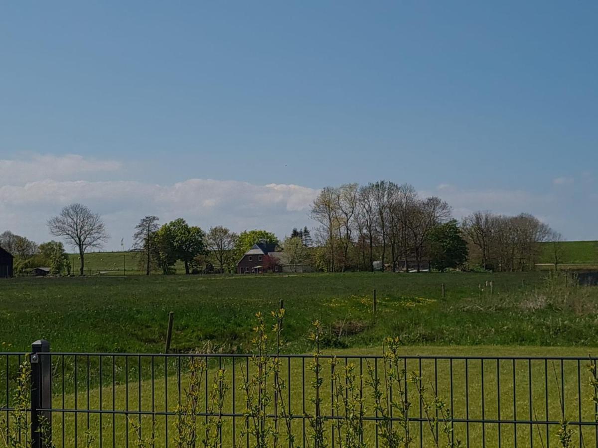 Watt'N Blick - Hundefreundliches Ferienhaus Mit Ausblick Ueber Die Wiesen Bis Zum Deich Schweiburg Zewnętrze zdjęcie